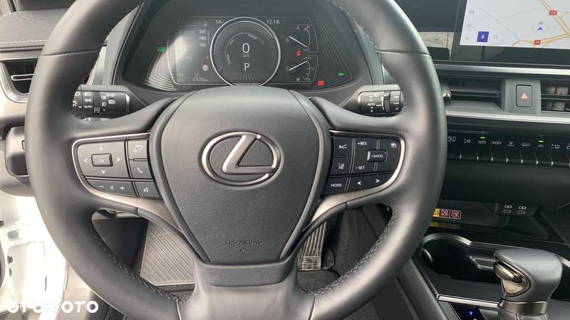 Lexus UX - 16