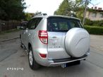 Toyota RAV4 2.0 VVT-i Luna - 28