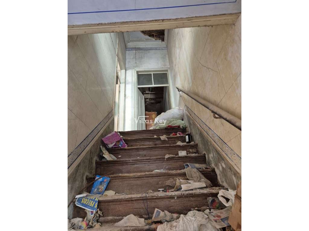 Prédio de 3 pisos para venda no centro histórico de Lagos - Grande imagem: 4/7