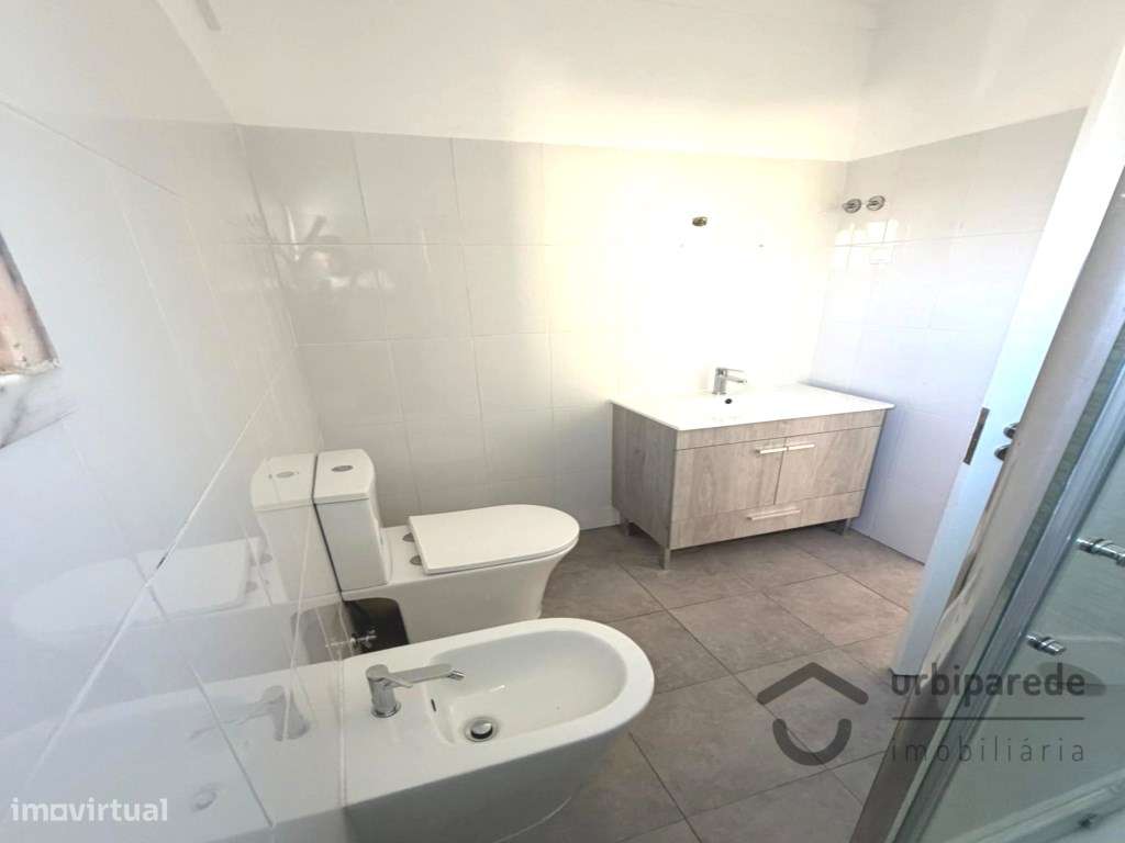 Apartamento T3 totalmente remodelado, no Cacém.-17