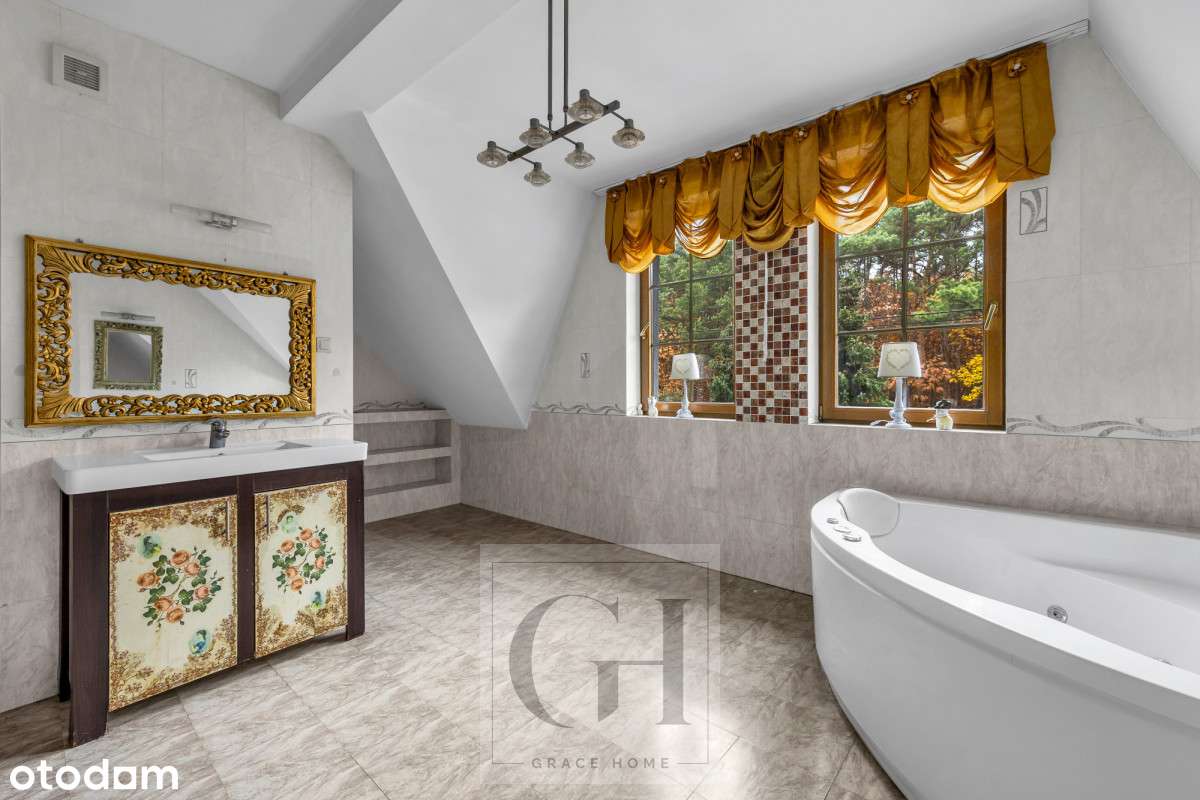 Dom rodzinny z dużym potencjałem inwestycyjnym.-7