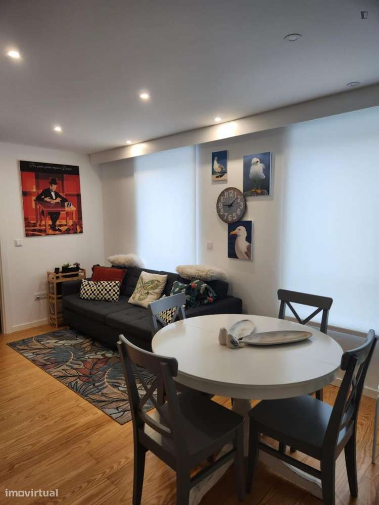 Apartamento com 1 quartos - localizado em Santa Marinha Porto - Grande imagem: 4/8