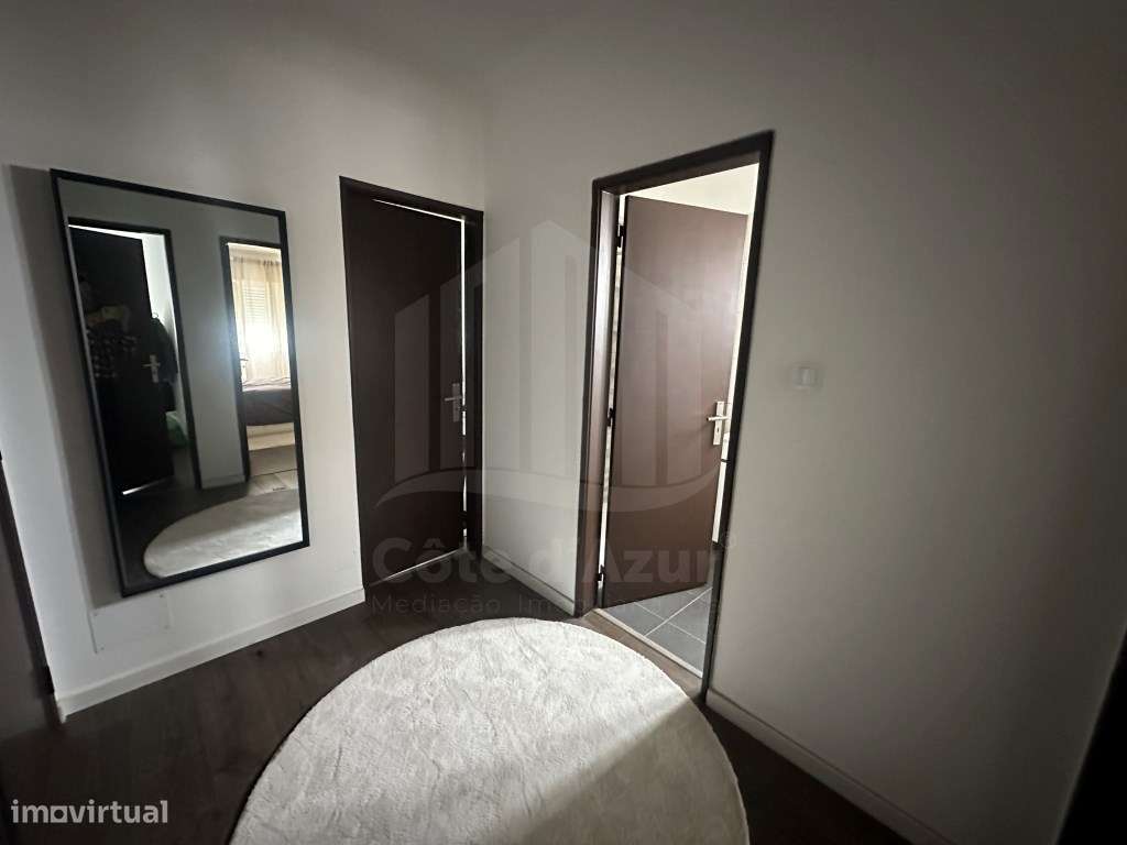 Apartamento T2 Remodelado | 3. º Andar | Casal do Marco - Grande imagem: 5/13