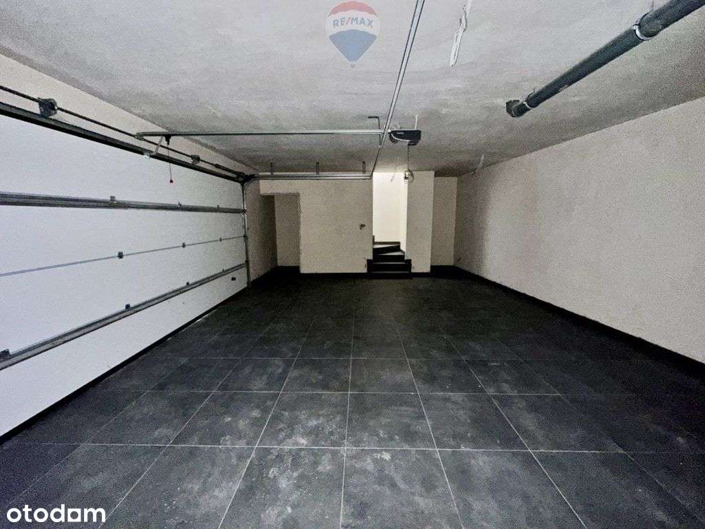 Nowy dom w Starym Bielsku | Garaż dwustanowiskowy - Pełny obrazek: 5/20