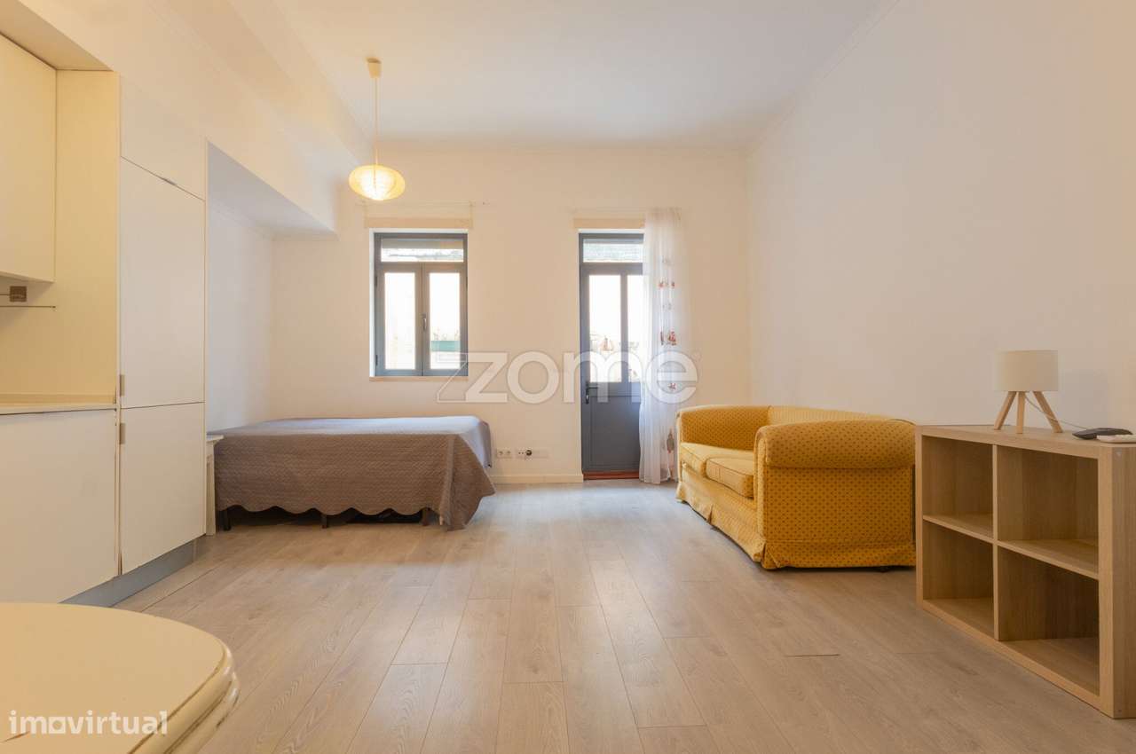 Estúdio com terraço privativo, equipado e mobilado no Beato - Grande imagem: 3/9