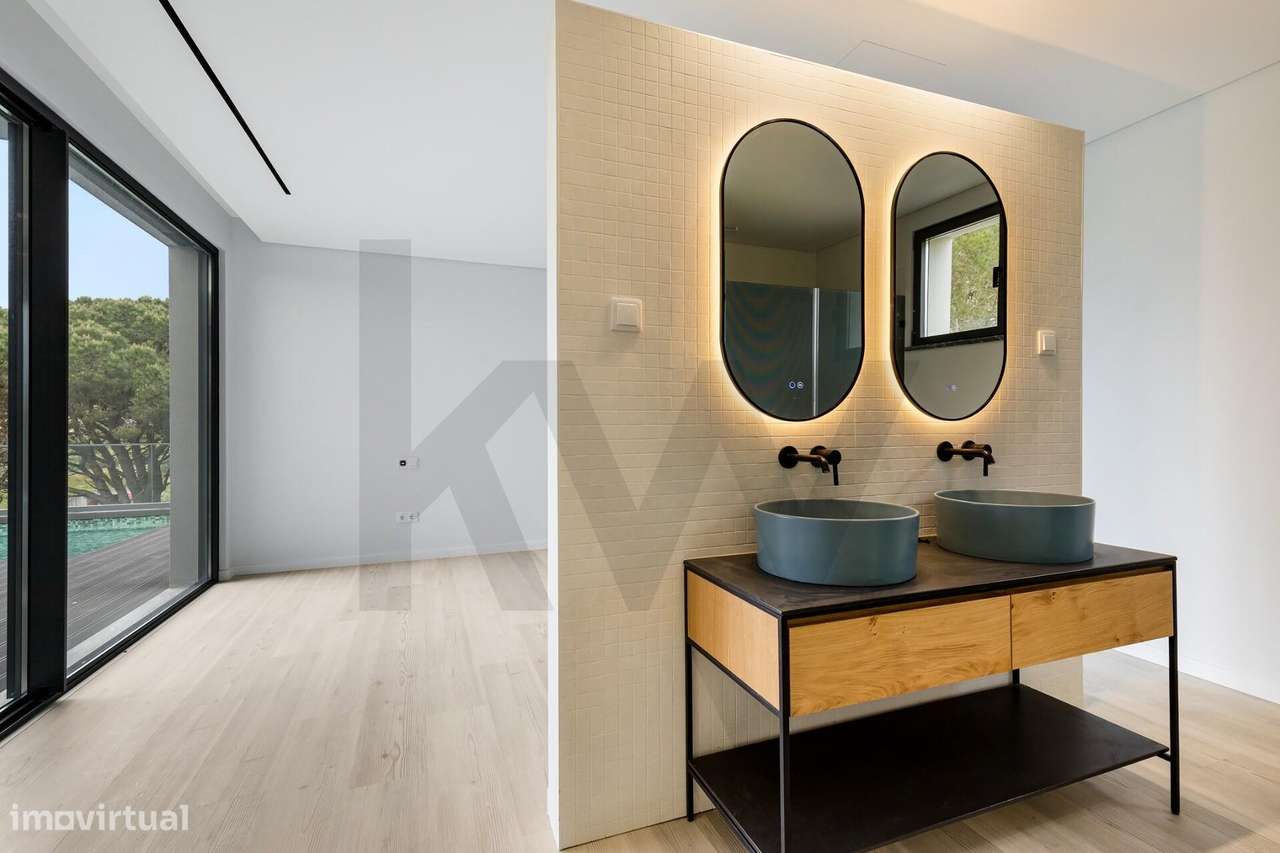 Moradia de arquitetura contemporânea em Cascais com 5 suites para vend-19