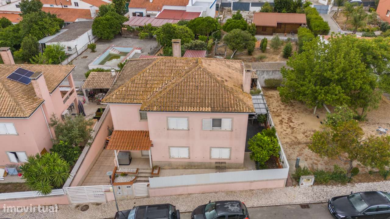 Moradia isolada com 3 quartos, piscina e garagem, na Quinta do Anjo-46