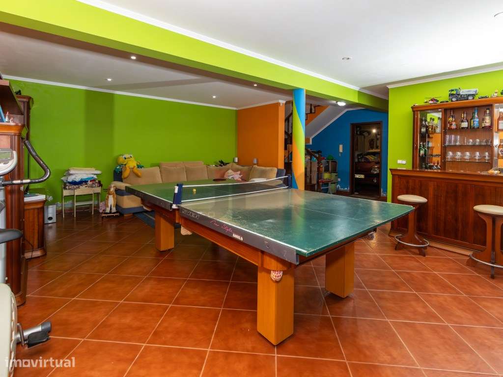 Moradia V4+1 próximo do Parque Urbano, São Pedro, Ponta Delgada-11