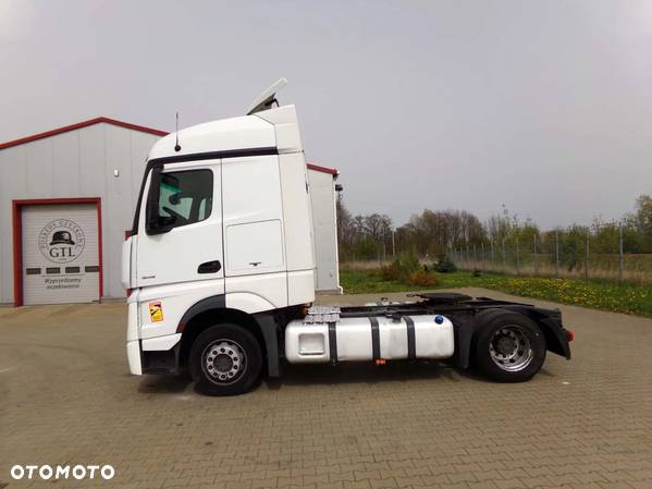 Mercedes-Benz Actros - 3