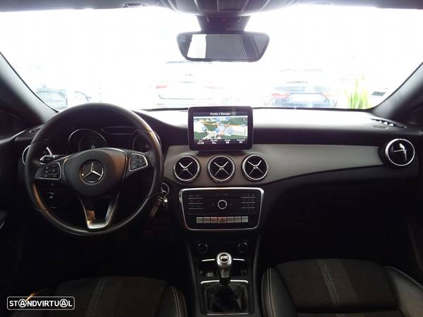 Mercedes-Benz CLA 180 d Shooting Brake Urban - 13