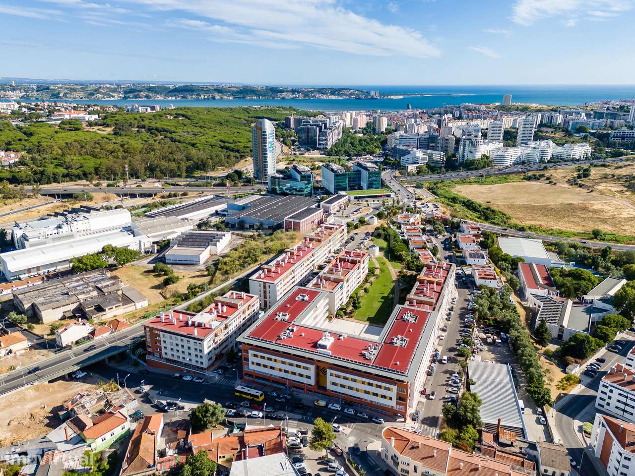 Apartamento T3 com 2 Box e 2 Suítes. Vista Panorâmica em Oeiras-22