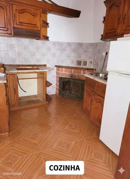 Moradia T2 em Vila Nova de Tázem - Grande imagem: 4/8