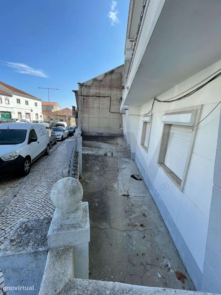 Prédio Residencial com 7 Apartamentos em Sobral de Monte Agraço – Opor - Grande imagem: 5/30