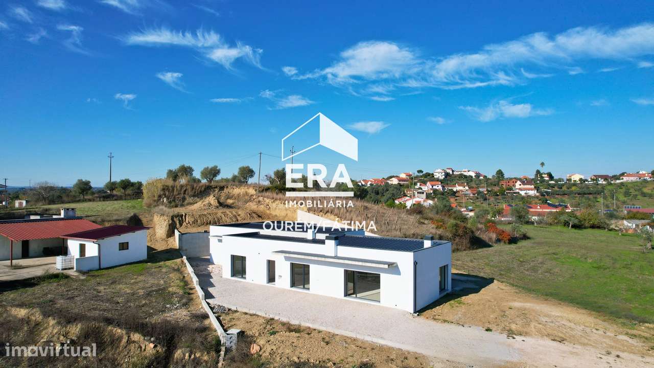 Moradia T4, térrea, em fase final de construção-19