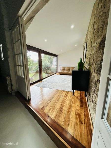 À VENDA - Casa de Pedra Única - Grande imagem: 4/12