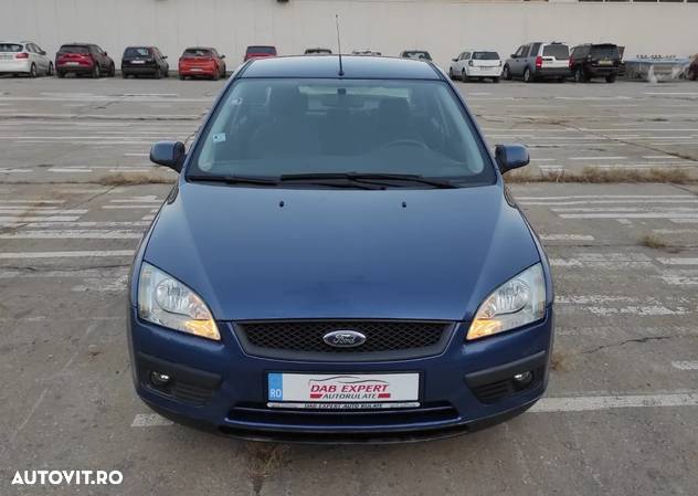 Ford Focus 1.6i Trend - 13