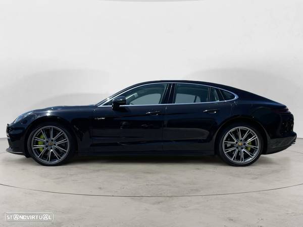 Porsche Panamera 4 E-Hybrid 10 Years Edition - 3