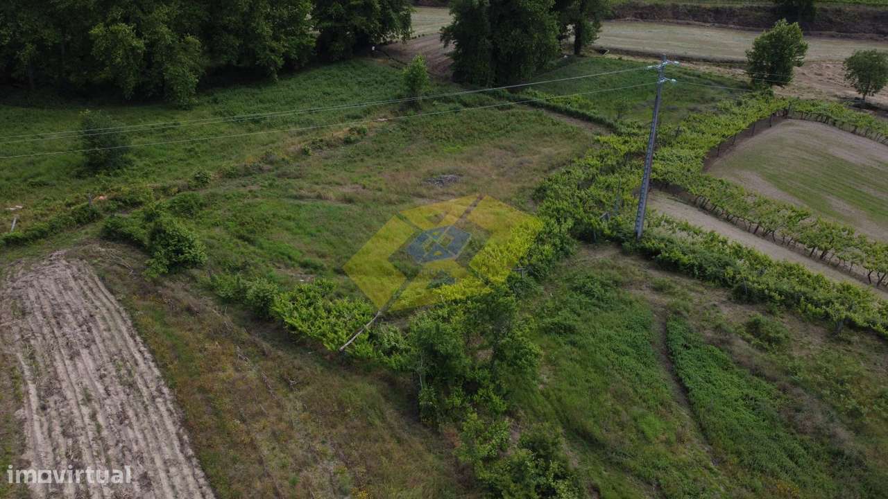 Moradia, alpendre PARA RESTAURO e terreno em Refontoura - Felgueiras-22