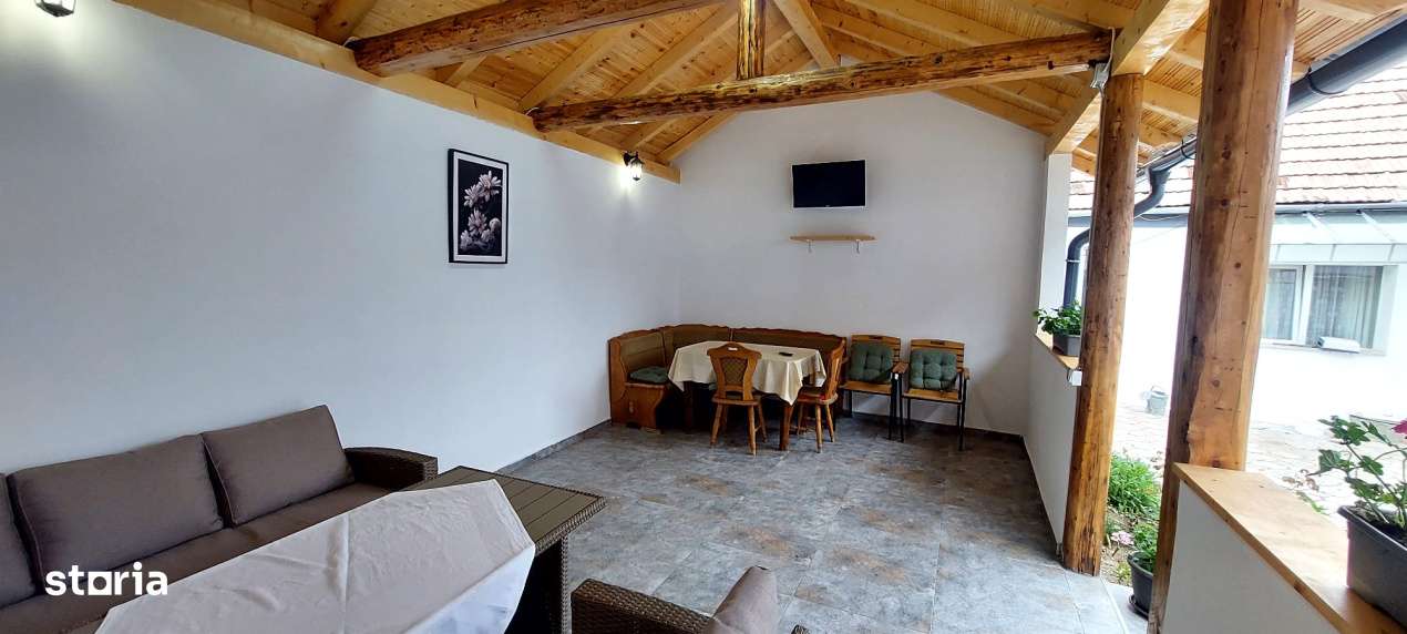 Vila cu 7 camere cu suprafata utila de 404mp spre vanzare in Seica Mar - Imagine principală: 3/19