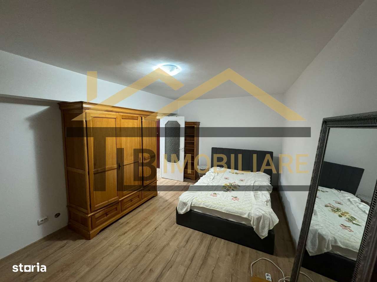 Apartament de 2 camere, 60 mp, decomandat, Zona 7 Noiembrie - Imagine principală: 1/13