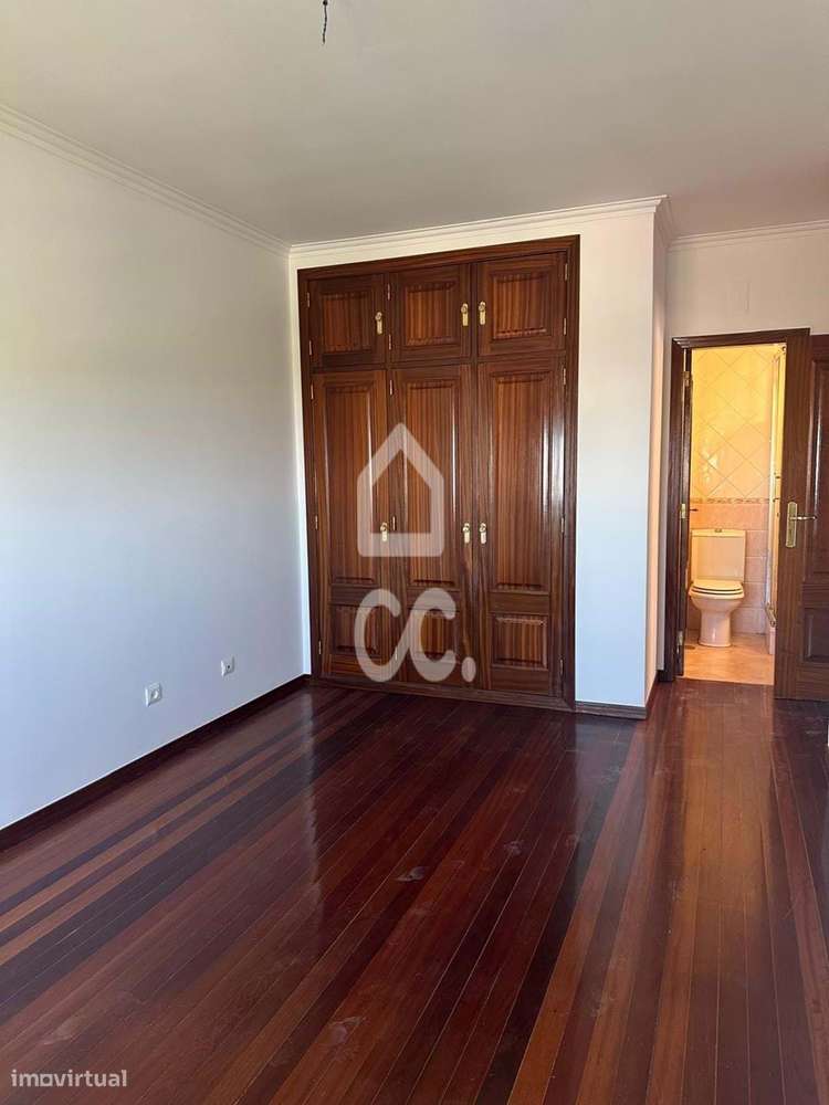 Apartamento T3 no Prior Velho com Vista Rio-18
