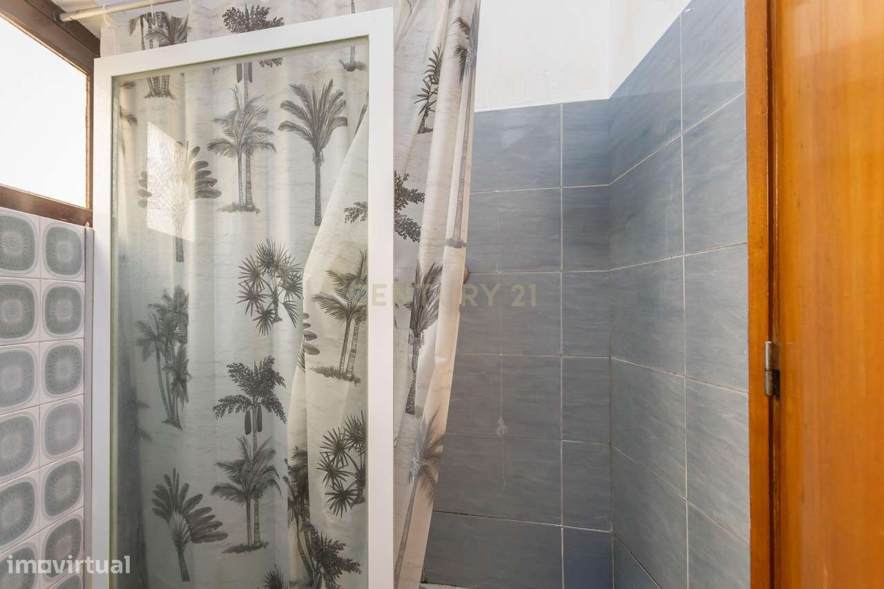 Oportunidade unica...  três assoalhadas e sótão!-21