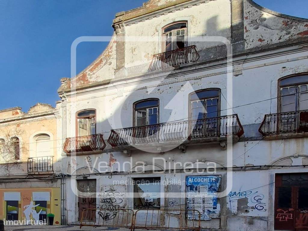 Prédio de uso misto - Comércio e Habitação, no centro histórico do ...-7