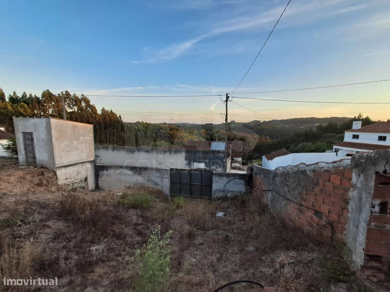 Moradia para remodelar em lote de terreno c/ 520m2 - Grande imagem: 4/11