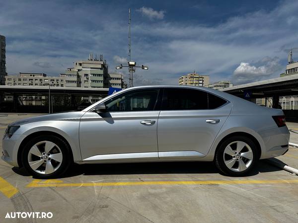 Skoda Superb 2.0 TDI DSG Ambition - 5