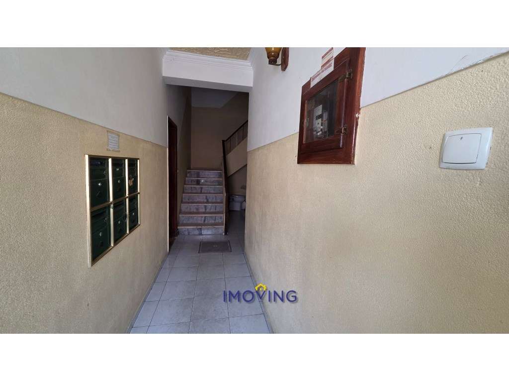 Apartamento T2 totalmente remodelado na Baixa da Banheira-19