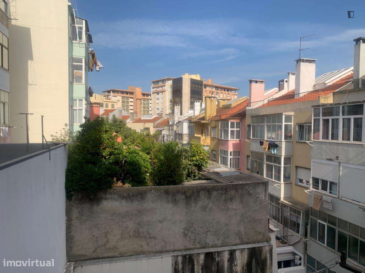 Apartamento com 1 quartos - localizado em Entrecampos Lisbon - Grande imagem: 4/10