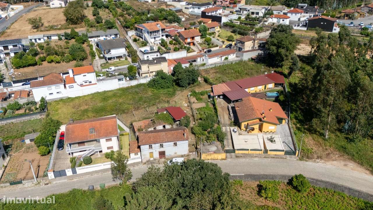 2 Moradias para restaurar, inseridas em um terreno de 2962m2, em Sandi-19