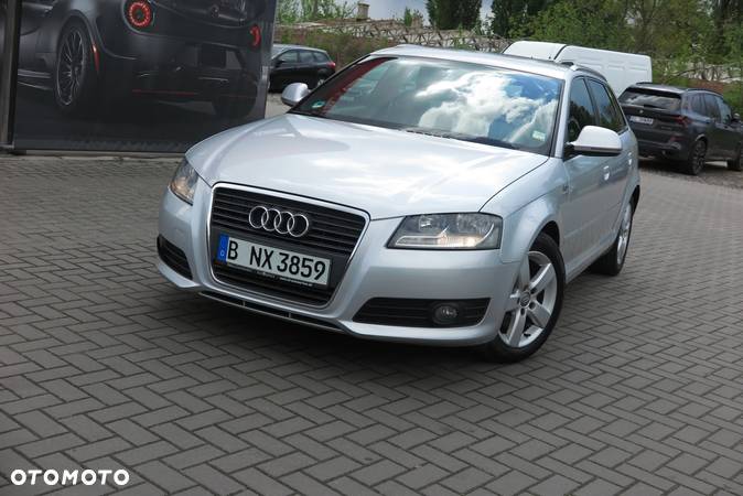 Audi A3 1.6 Sportback S line Sportpaket (plus) - 2