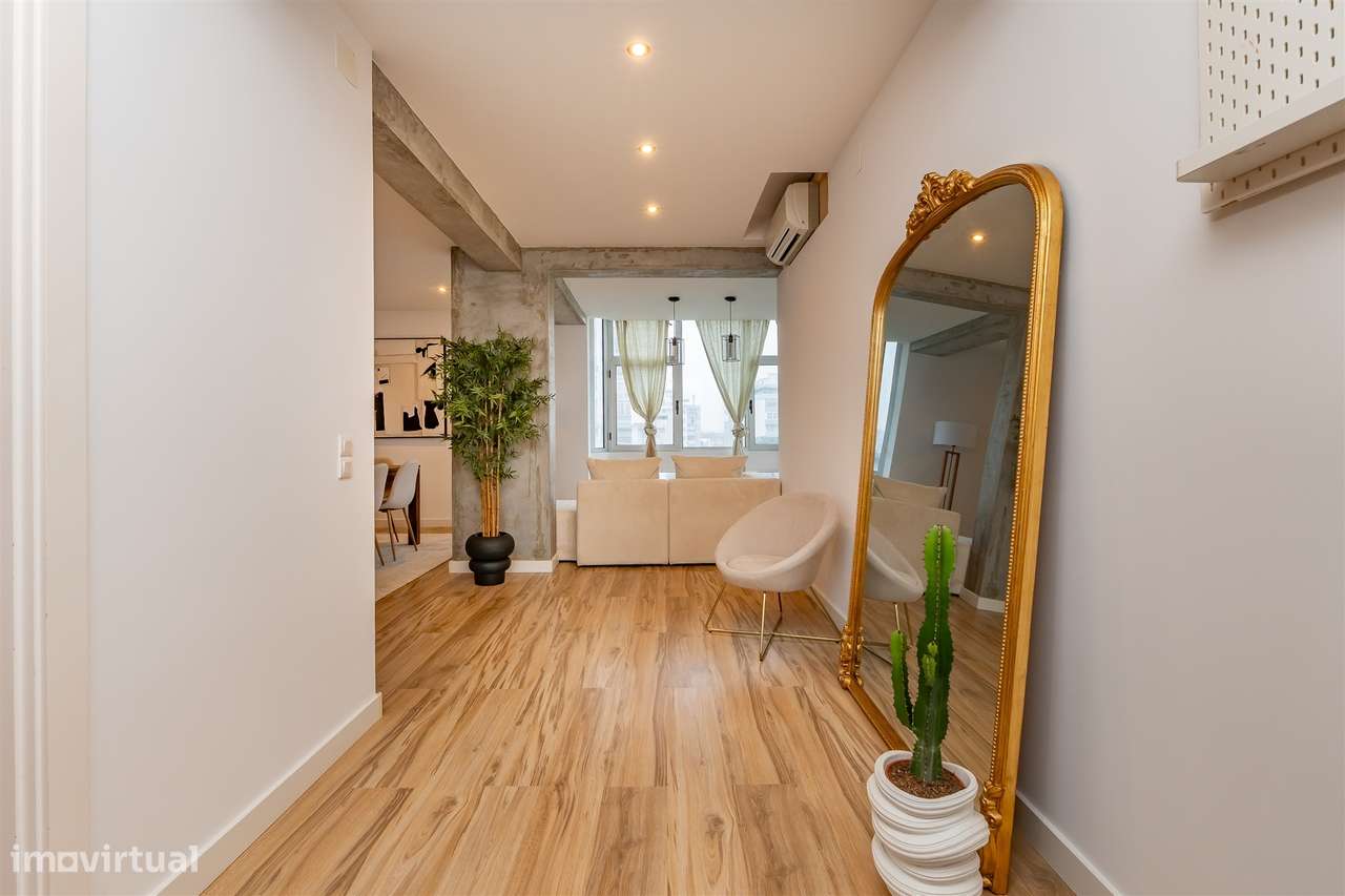 Apartamento T1 para Arrendamento em Cascais com Vista Mar - Grande imagem: 2/33