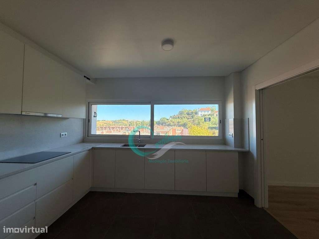 Apartamento T2 com dois lugares de estacionamento na Cova da Piedad... - Grande imagem: 4/21