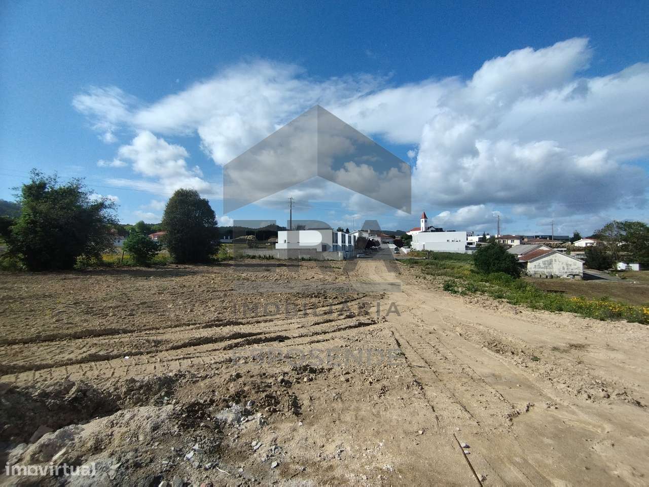 Terreno inserido em zona de construção-6