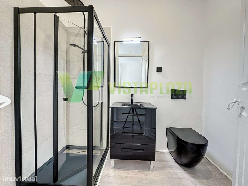 Moradia T3 Remodelada Centro de Portimão-17