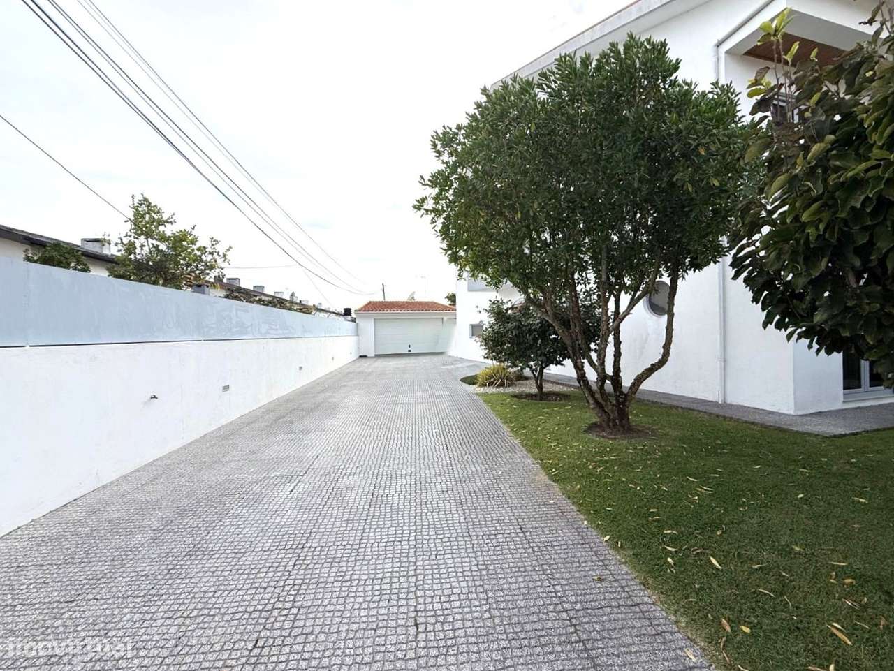 Moradia T5 de excelência no centro de Ovar |-42