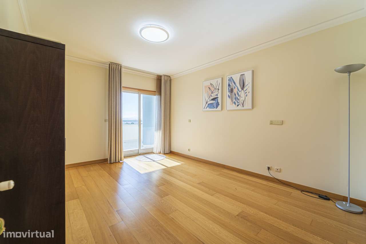 Apartamento T4 com Vista Rio no Alto do Restelo, Belém – 262 m²-16