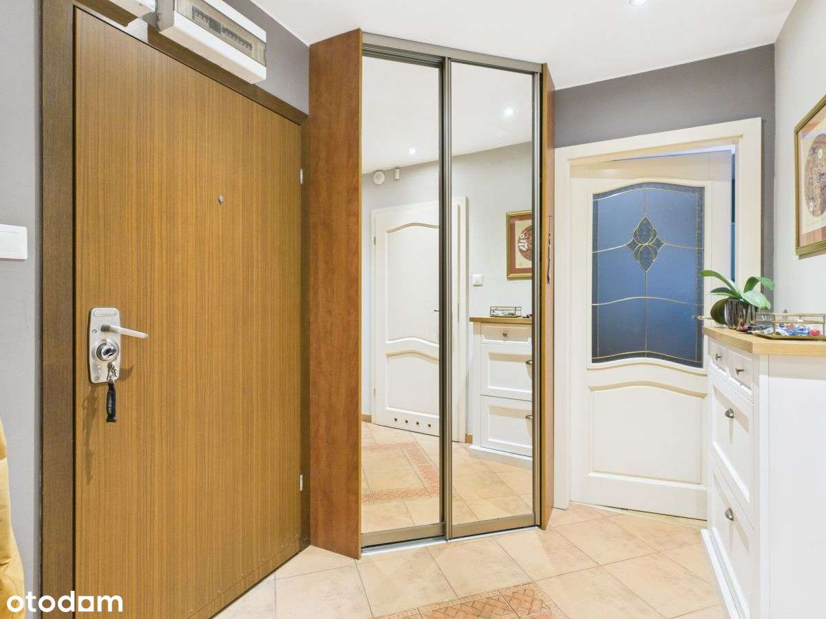 Komfortowe 2-poziomowe M4 z garażem i piwnicą-5