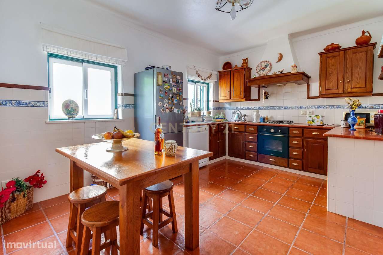 Moradia T3 Térrea - Espaço, Conforto e Localização Privilegiada-4