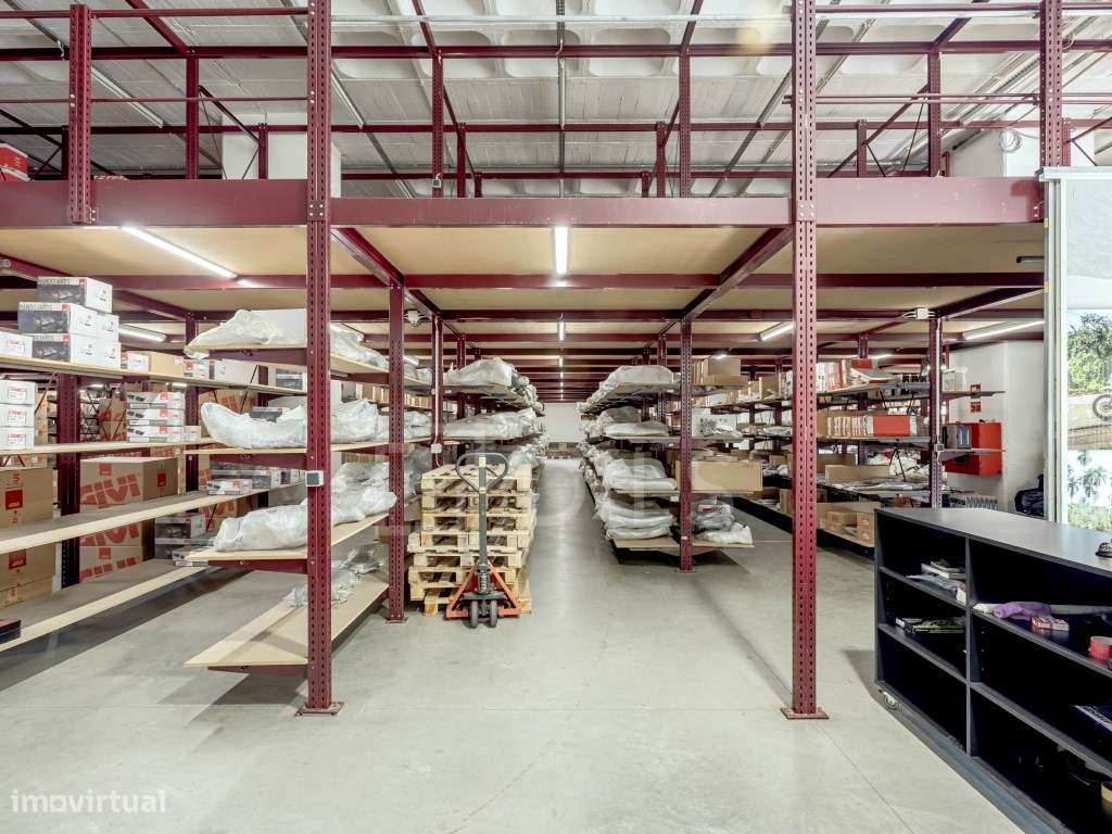 Armazém para arrendar na zona comercial de Alfragide, Amadora - Grande imagem: 4/19