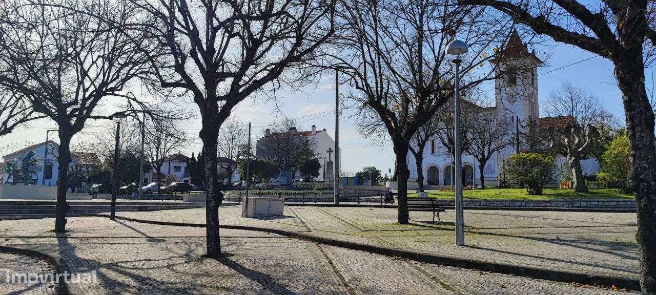 Moradia com 6 quartos, piscina e  Quinta envolvente em FEBRES-40