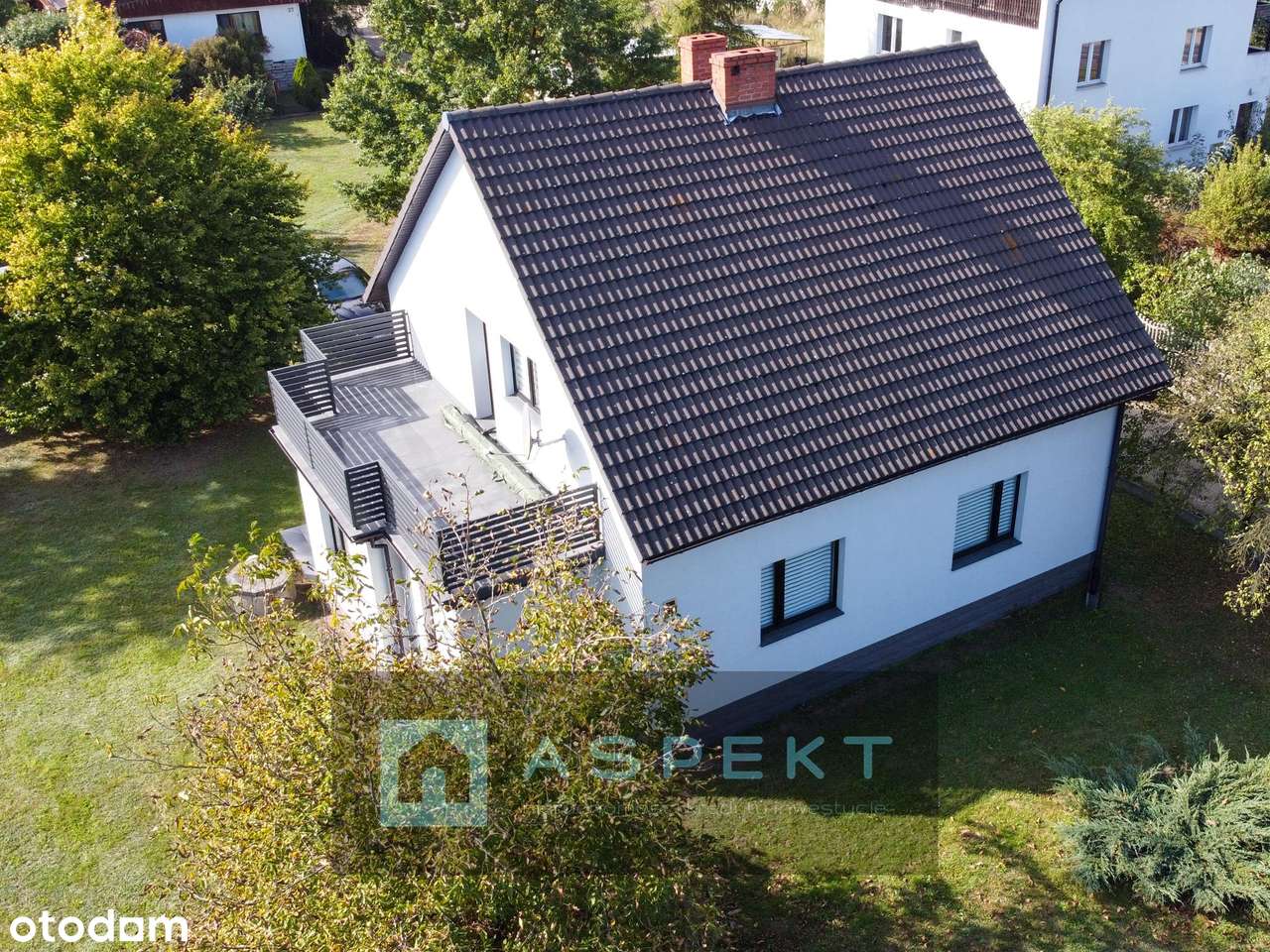 Wolnostojący, jednorodzinny, duża działka-5