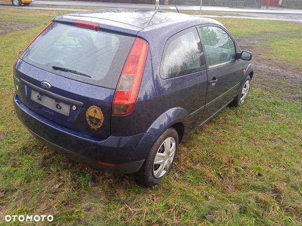 Ford Fiesta 1.3 Ambiente - 3