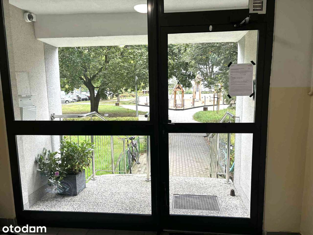 Przestronne 4-pokojowe mieszkanie z balkonem na Starych Bielanach-19