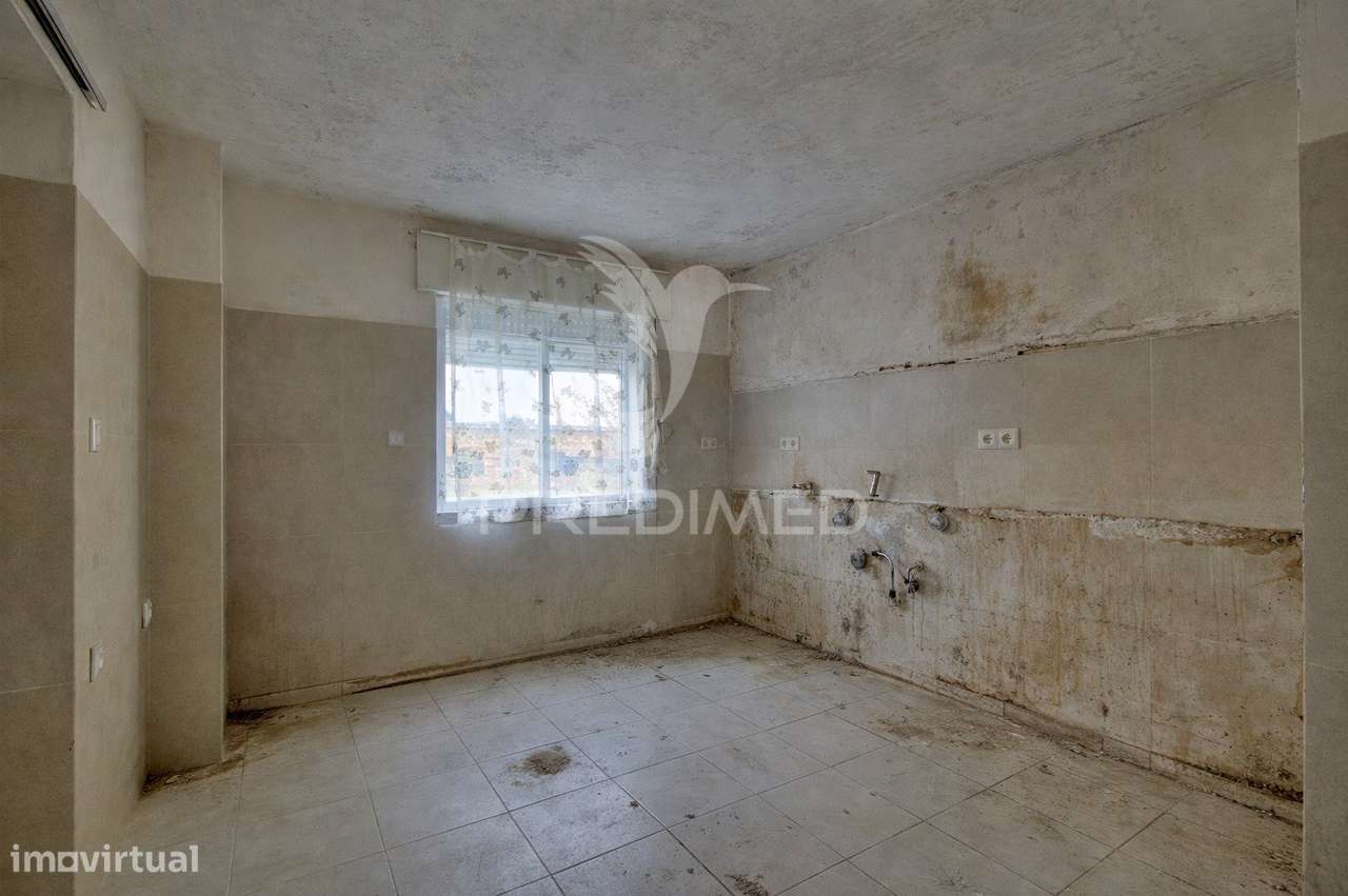 Apartamento T2 para Remodelação Total - Grande imagem: 5/6