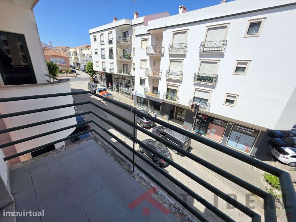 Apartamento T3 no Centro da Lourinhã-19
