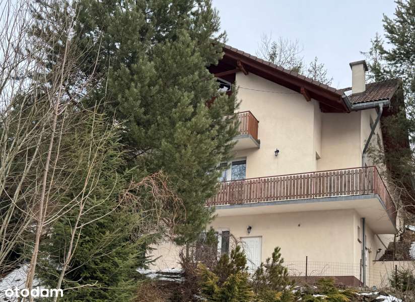 Dom z sześcioma apartamentami-0