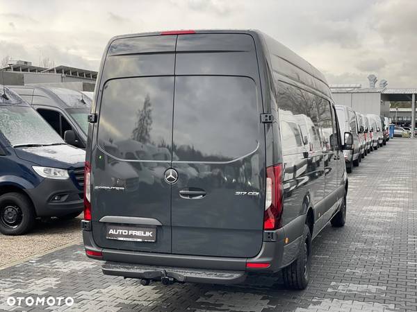 Mercedes-Benz Sprinter - 6